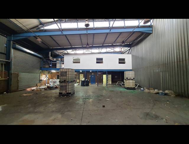 510M² WAREHOUSE TO LET IN SEBENZA